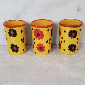 Set of 3 ceramic tumblers in floral pattern